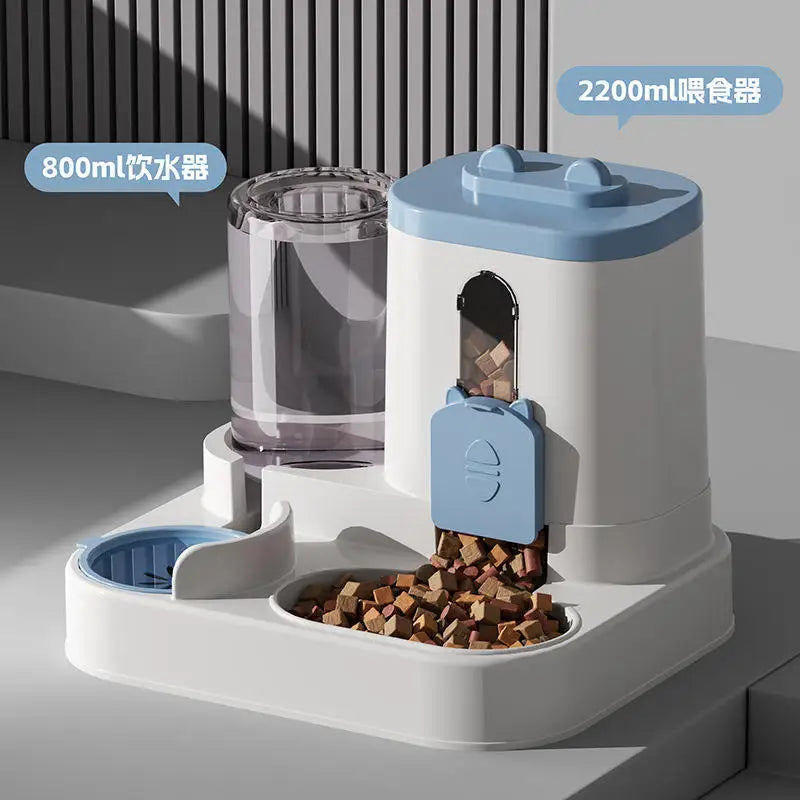 Automatic feeder and waterer set for dogs and cats: