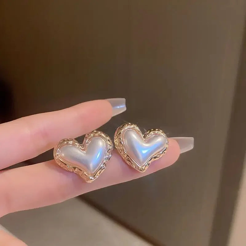 Love Heart Pearl Earrings for Women Fashion Artificial Pearl Round Stud Earrings Elegant Wedding Jewelry Valantine Day Gifts