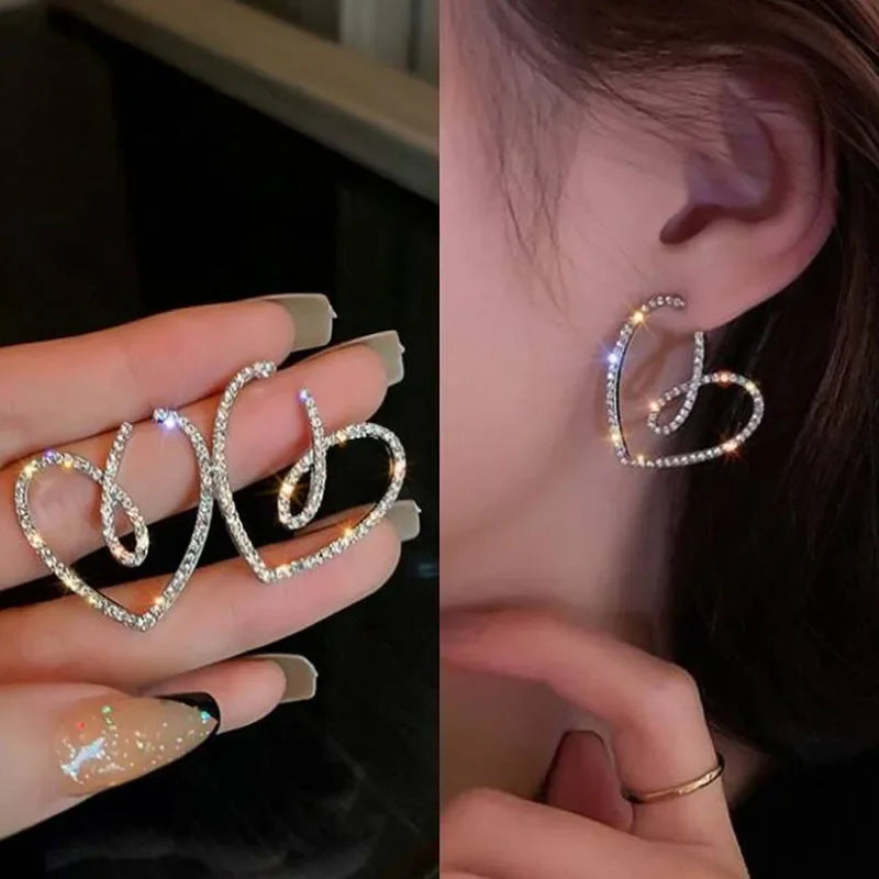 Love Heart Pearl Earrings for Women Fashion Artificial Pearl Round Stud Earrings Elegant Wedding Jewelry Valantine Day Gifts