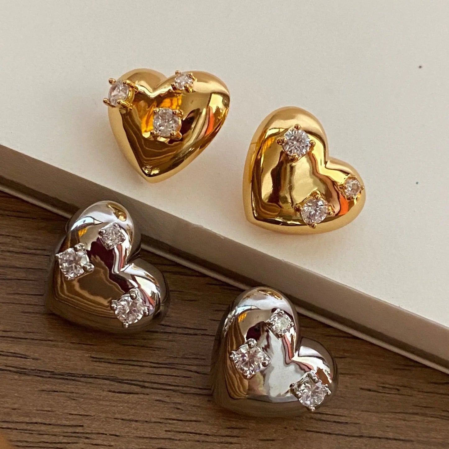 European and American style retro zircon peach shaped earrings, fashionable and versatile three-dimensional metal heart earrings