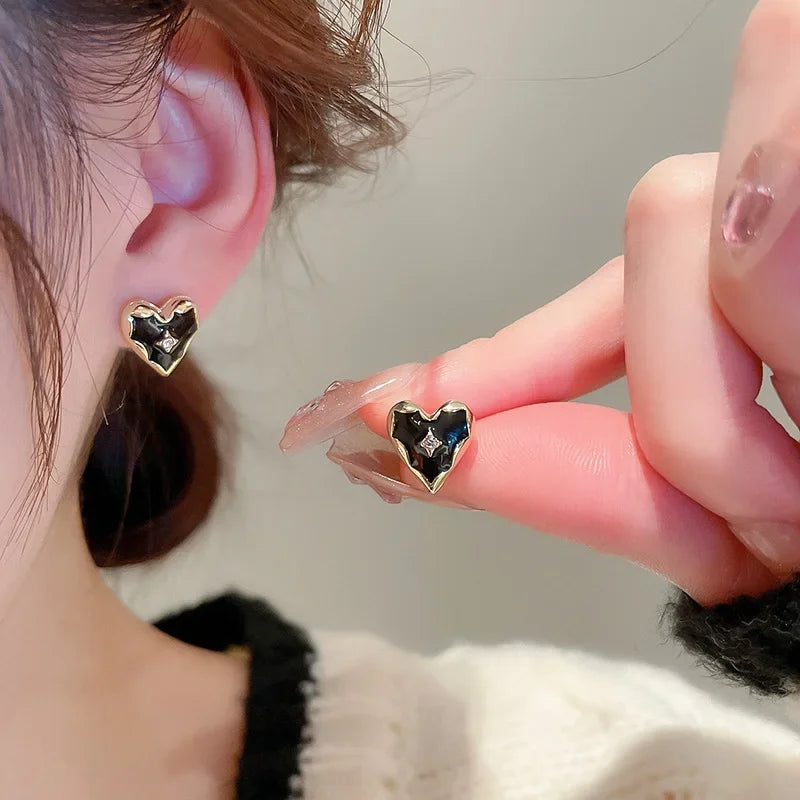 Love Heart Pearl Earrings for Women Fashion Artificial Pearl Round Stud Earrings Elegant Wedding Jewelry Valantine Day Gifts