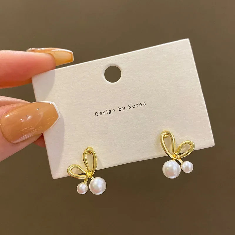 Love Heart Pearl Earrings for Women Fashion Artificial Pearl Round Stud Earrings Elegant Wedding Jewelry Valantine Day Gifts