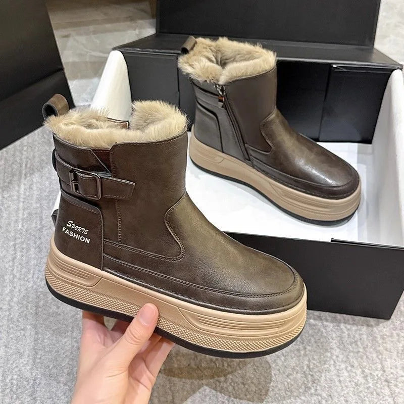 Women's winter snow boots, comfortable cotton, warm and perfect for slipping.