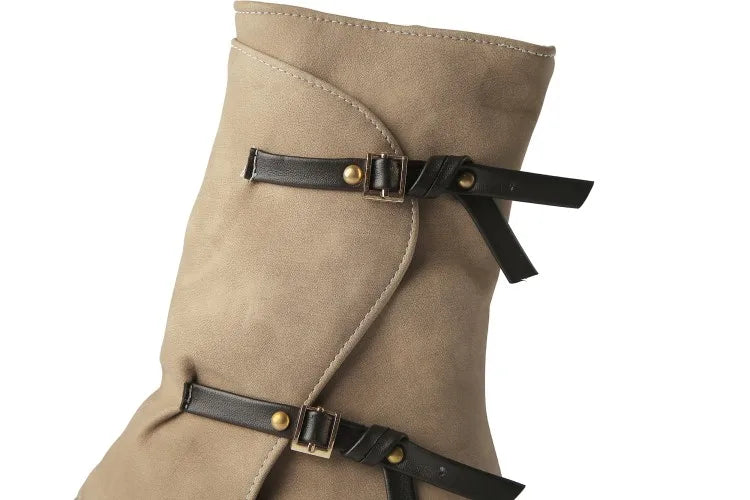 ZawsThia Winter women's military-style boot with buckle and low chunky heel.