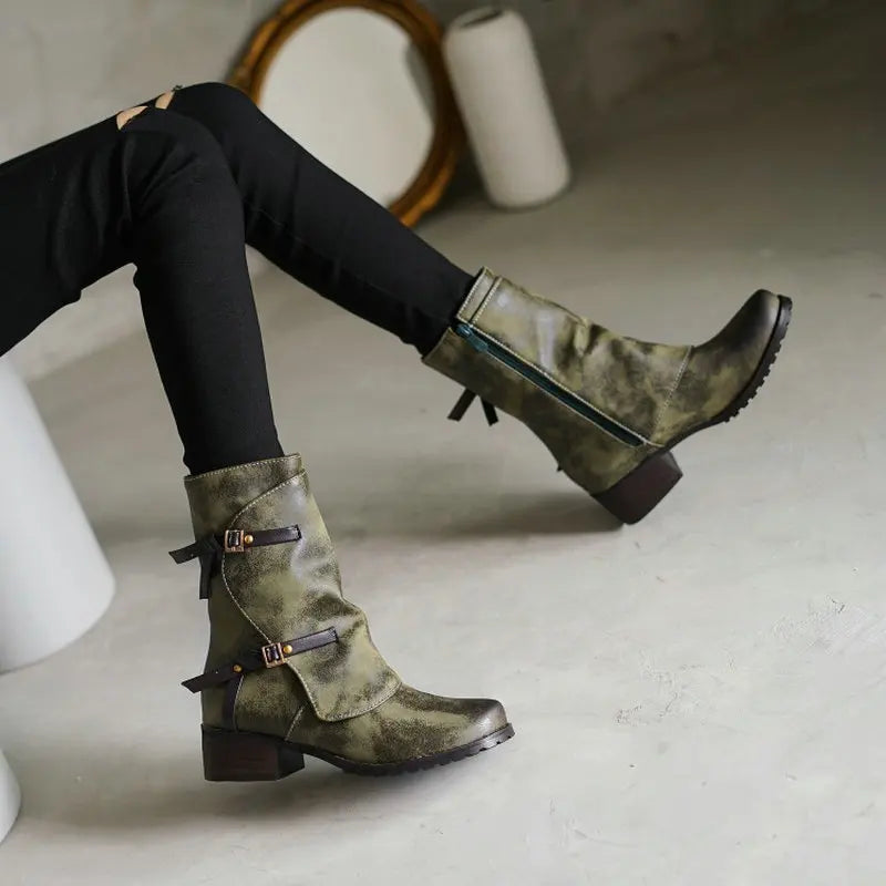 ZawsThia Winter women's military-style boot with buckle and low chunky heel.