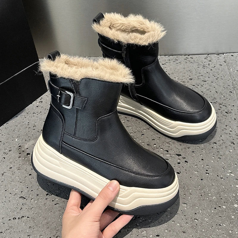 Vintage women's short snow boots with thick, warm, and deep soles.
