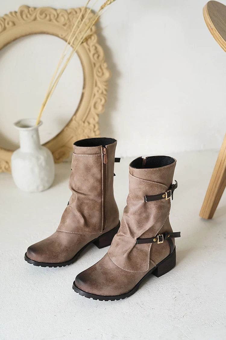 ZawsThia Winter women's military-style boot with buckle and low chunky heel.