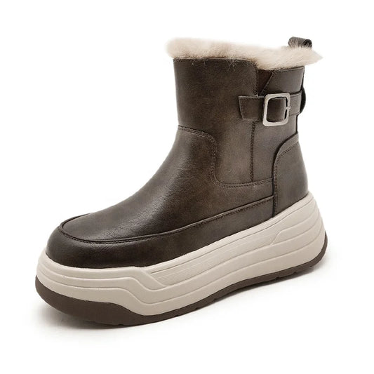 Vintage women's short snow boots with thick, warm, and deep soles.