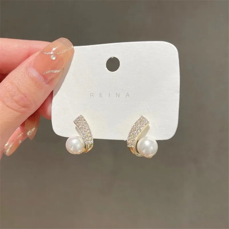 Love Heart Pearl Earrings for Women Fashion Artificial Pearl Round Stud Earrings Elegant Wedding Jewelry Valantine Day Gifts