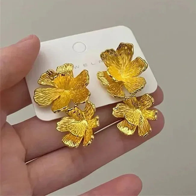 Fashion Temperament Metal Flower Exaggerated Earrings Retro Elegant Party Vacation Plant Personalized Jewelry Accessories