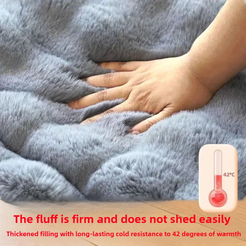 Large sleeping mat for dogs, ideal for winter, keeps their body warm.