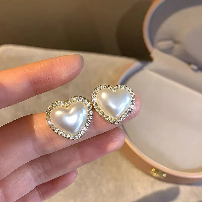 Love Heart Pearl Earrings for Women Fashion Artificial Pearl Round Stud Earrings Elegant Wedding Jewelry Valantine Day Gifts