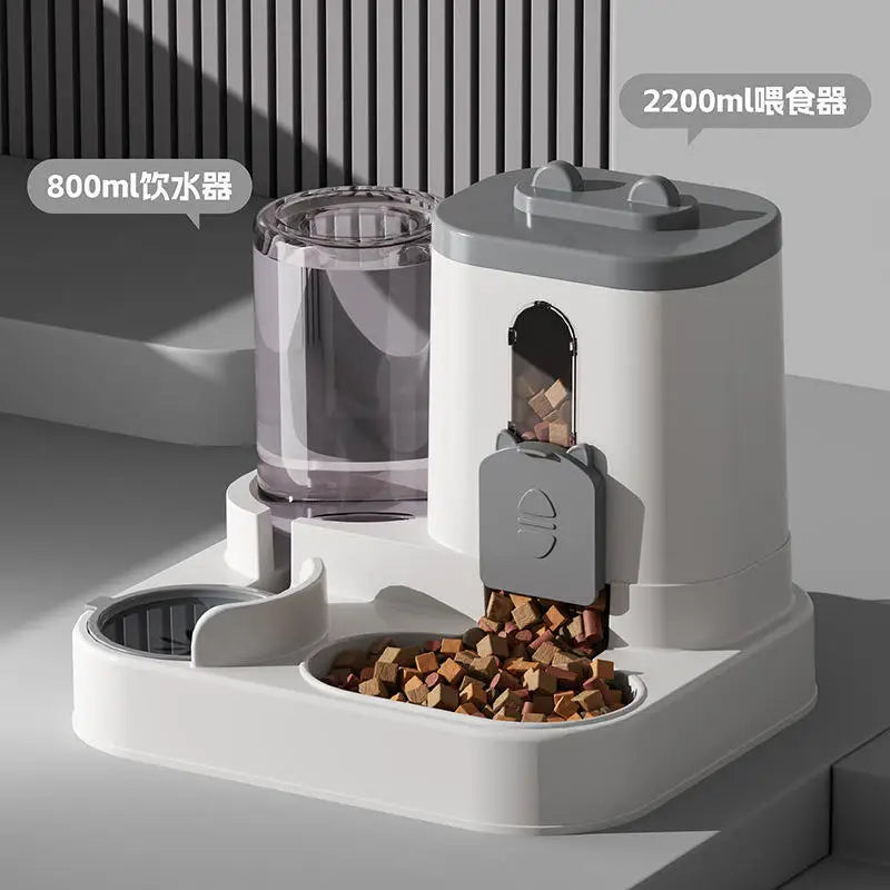 Automatic feeder and waterer set for dogs and cats: