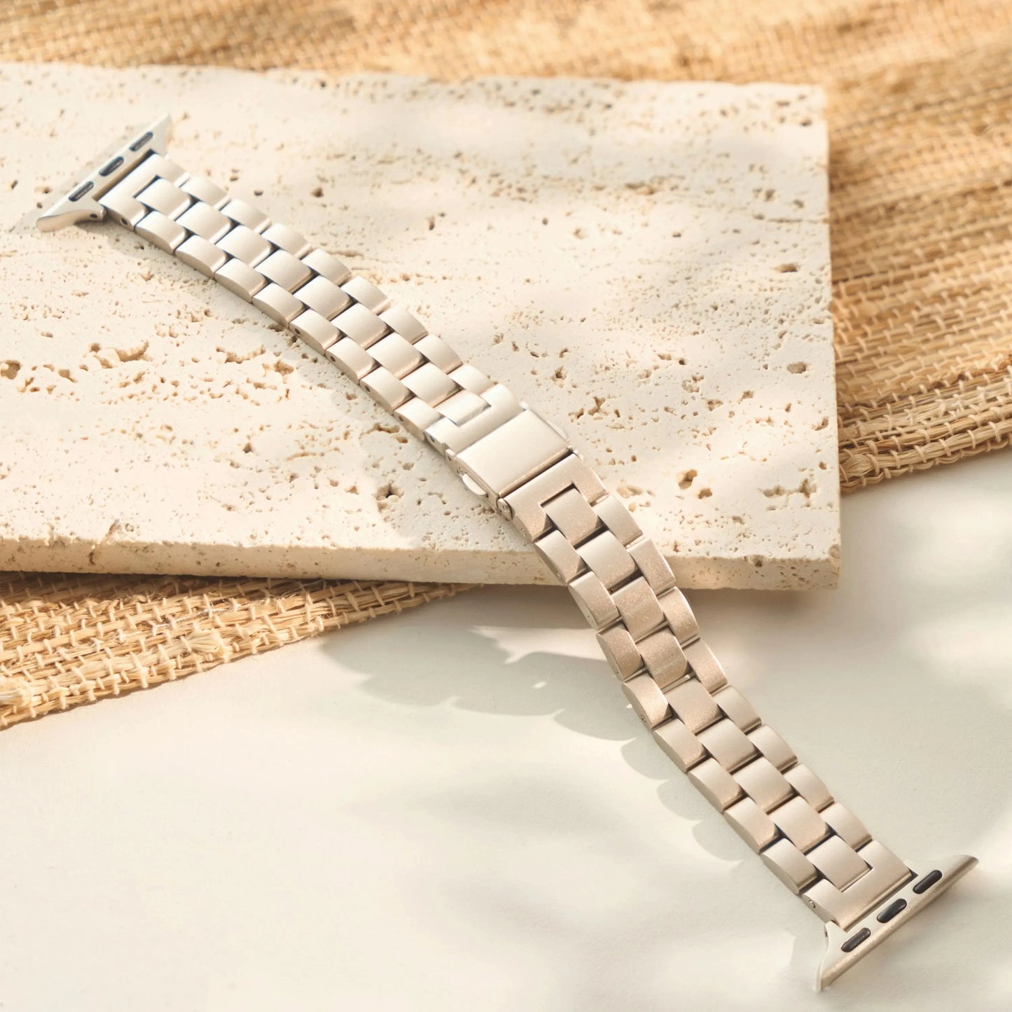 Thin stainless steel metal wristband strap suitable for Apple Watch series 987654321, compatible with IWatch 38/40/41/42/44/45mm