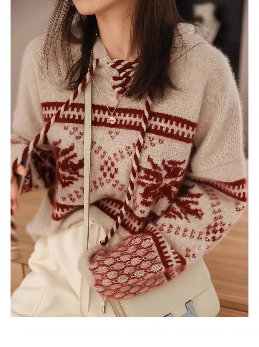 Women's sweater made of 100% wool and cashmere.