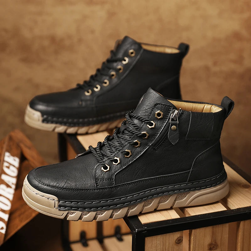 Comfortable men's boots, ideal for hiking and training.