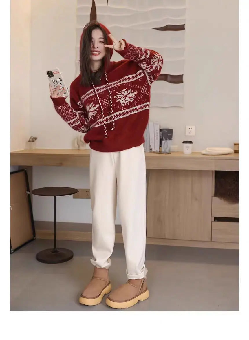 Women's sweater made of 100% wool and cashmere.