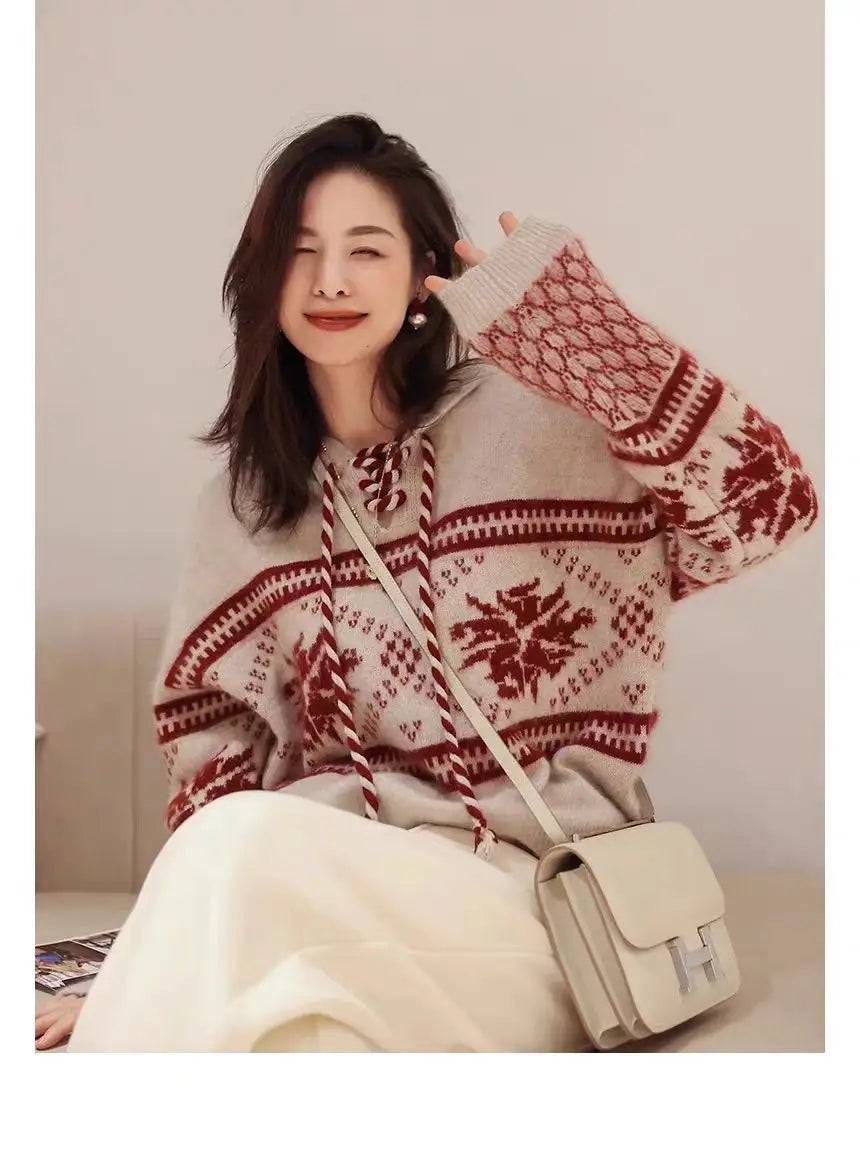 Women's sweater made of 100% wool and cashmere.