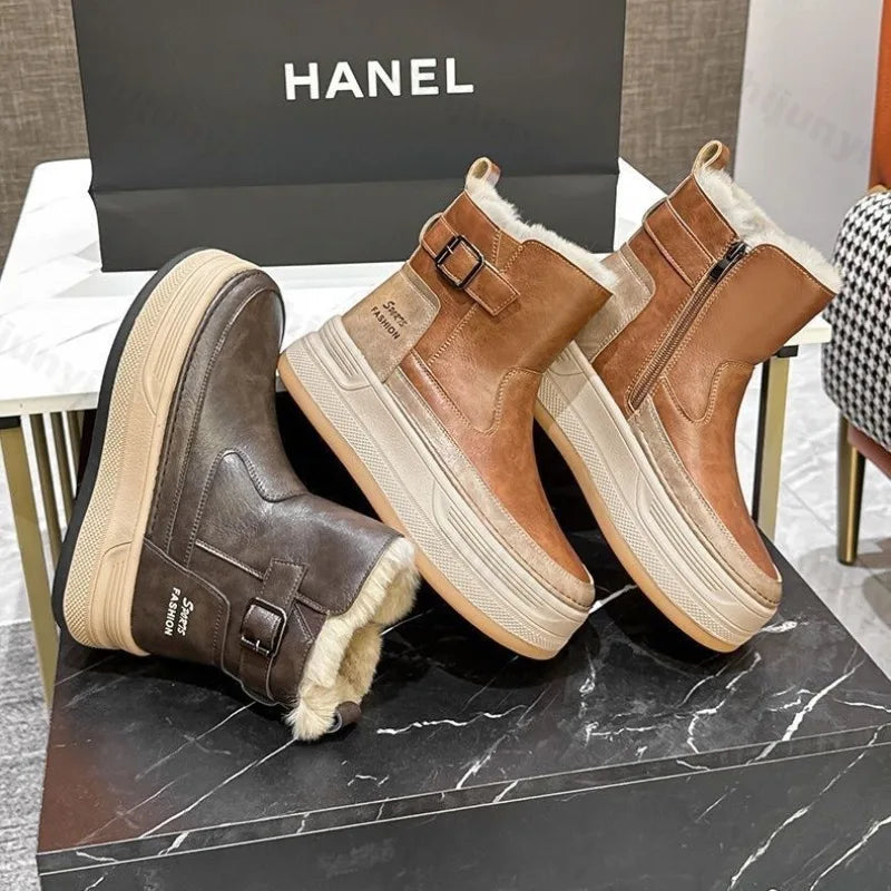 Women's winter snow boots, comfortable cotton, warm and perfect for slipping.