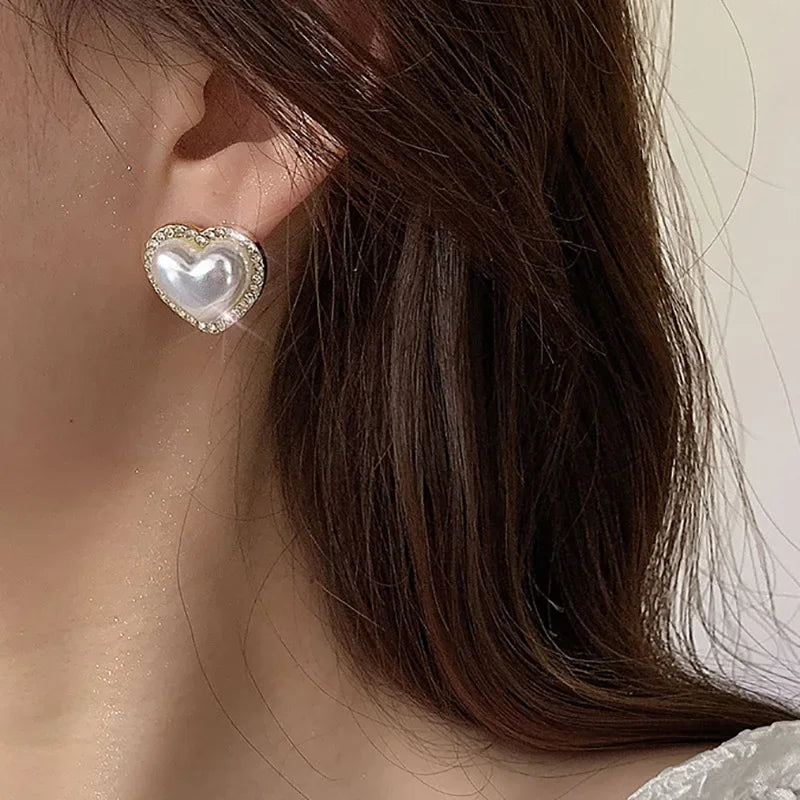 Love Heart Pearl Earrings for Women Fashion Artificial Pearl Round Stud Earrings Elegant Wedding Jewelry Valantine Day Gifts