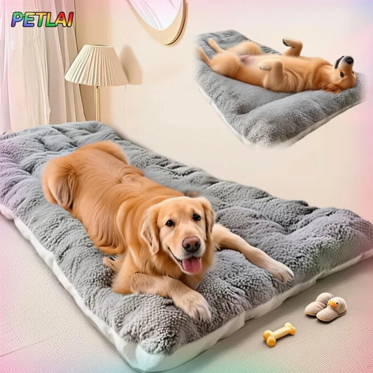 Large sleeping mat for dogs, ideal for winter, keeps their body warm.