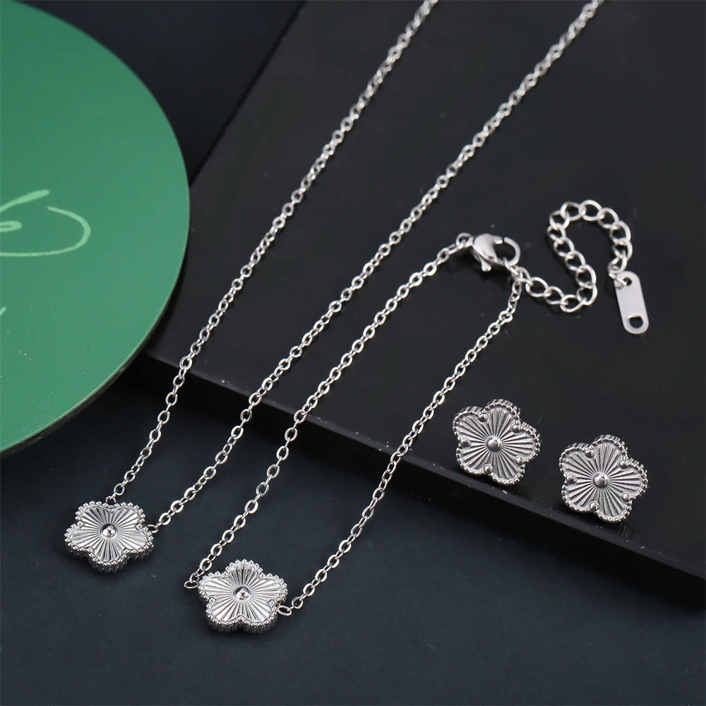 Shining Plum Blossom Plant Five Leaf Plant Single Flower Jewellery Bracelet Necklace Earrings Set Ladies Stainless Steel Clover