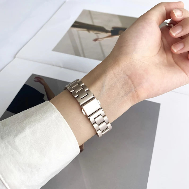 Thin stainless steel metal wristband strap suitable for Apple Watch series 987654321, compatible with IWatch 38/40/41/42/44/45mm