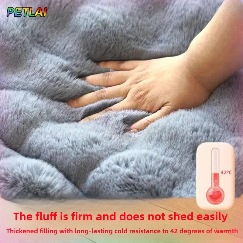 Large sleeping mat for dogs, ideal for winter, keeps their body warm.