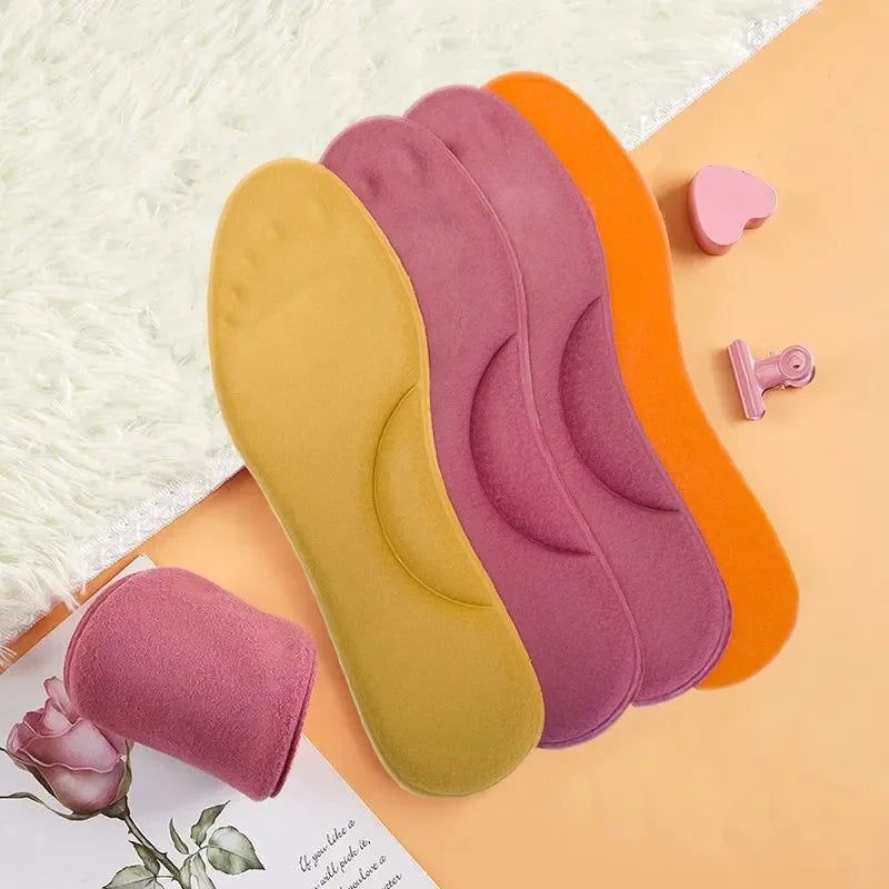 Super soft and warm latex insoles with 4D massage for sports.
