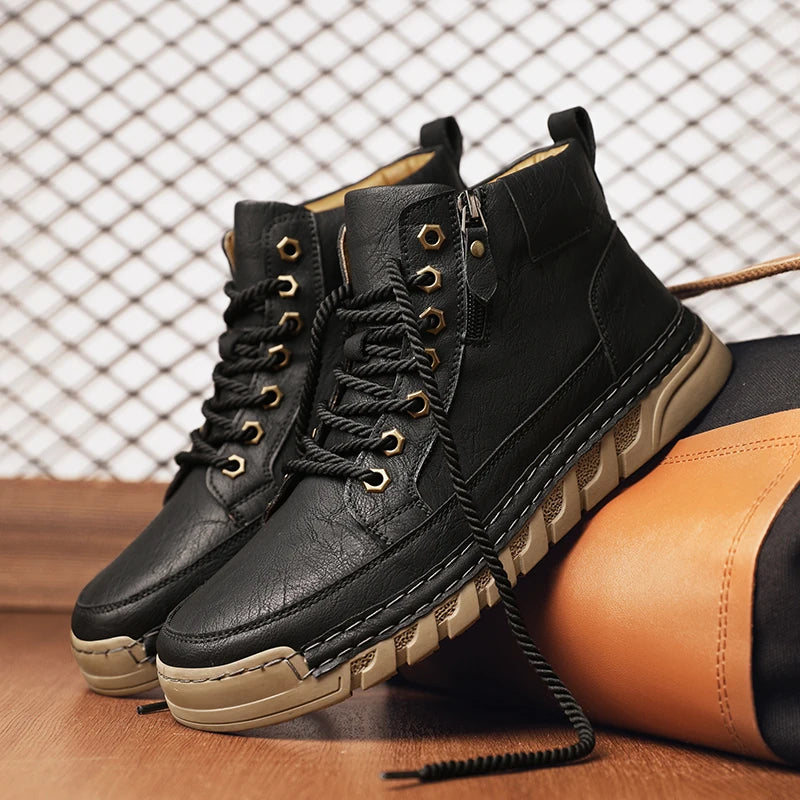 Comfortable men's boots, ideal for hiking and training.