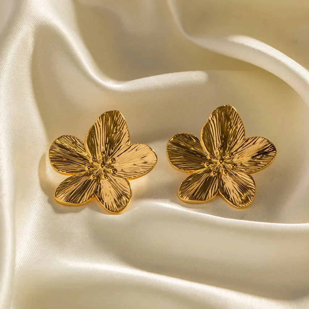 Fashion Temperament Metal Flower Exaggerated Earrings Retro Elegant Party Vacation Plant Personalized Jewelry Accessories