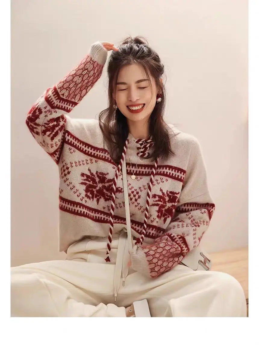 Women's sweater made of 100% wool and cashmere.