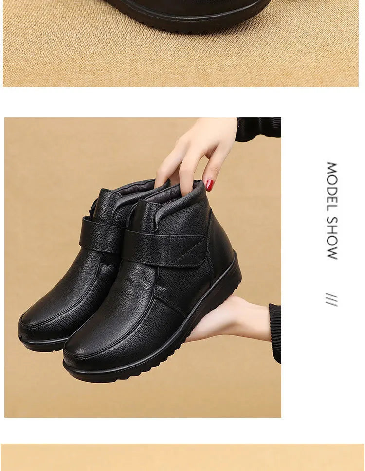 Women's Ankle Boots in Genuine Leather with Platform.