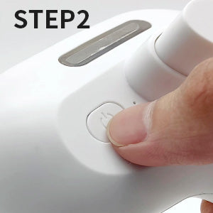 Steam brush for cats with self-cleaning function and steam jet that removes loose hair.